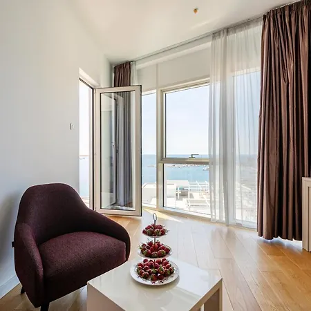 Lejlighed Sea View Royal Tre Canne